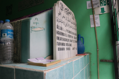 Sakarya'da sokak arasındaki sırrı çözülemeyen türbe merak konusu oldu