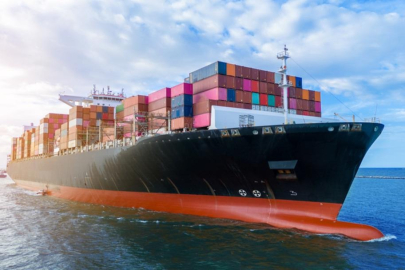 Hürmüz Boğazı’nda yoğun trafik: 700’den fazla gemi bekliyor!