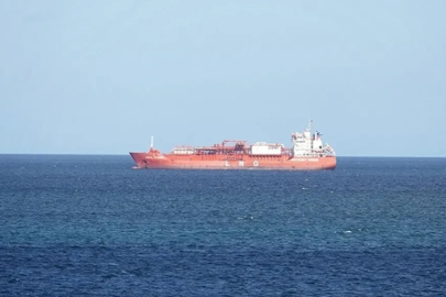 İran, Hürmüz Boğazı’nda nefes aldırmıyor! Bir petrol tankeri daha vuruldu