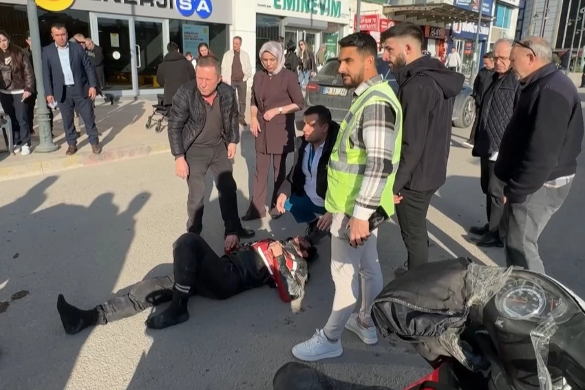 Karabük'te kamyonetin açık kapısına çarpan motosiklet sürücüsü yaralandı