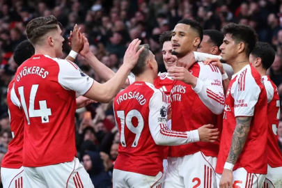 Londra derbilerinden kayıpsız ayrılan Arsenal liderliğini korudu