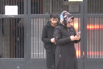 İstanbul Zeytinburnu'nda cesetleri bulunan anne ve kızın cenazeleri Adli Tıp Kurumu'ndan alındı