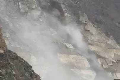 Artvin-Şavşat kara yolu heyelan nedeniyle ulaşıma kapandı