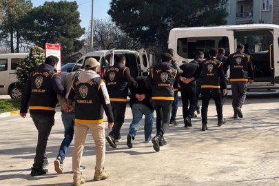 Bursa'da fabrikadaki para kasasını soyan hırsızlar Manisa'da yakalandı!