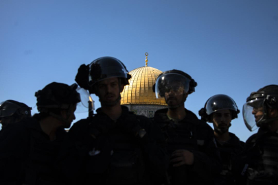 İşgalci İsrail, Mescid-i Aksa ve Harem-i İbrahim'i 5 gündür kapalı tutuyor