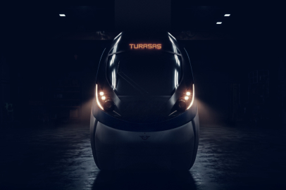 Türkiye'nin ürettiği ilk hızlı tren raylara iniyor