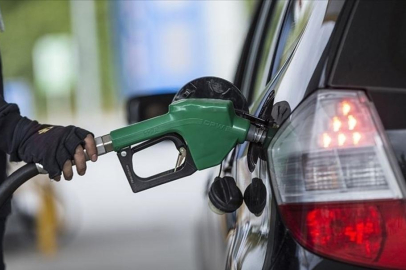 Akaryakıt fiyatlarında geçici olarak eşel mobil sistemi devreye alındı! Resmi Gazete'de yayımlandı...