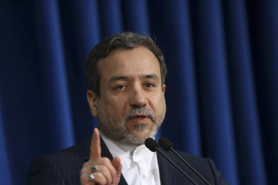 Arakçi: ABD, uluslararası sularda İran gemisini batırdığına pişman olacak