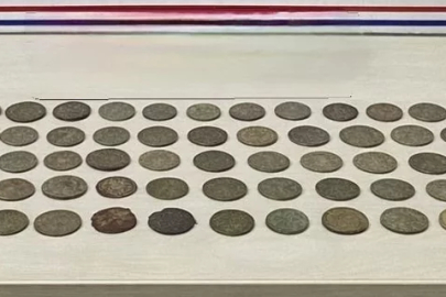 Bursa'da tarihi eser operasyonu: 70 adet sikke ele geçirildi