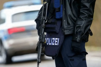 Almanya’da cuma namazı sonrası camide bıçaklı saldırı: 1 yaralı