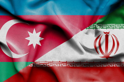 Azerbaycan İran'daki diplomatlarını geri çekti
