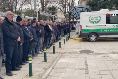 Bursa'daki silahlı saldırıda ölen güzellik uzmanı kadın toprağa verildi