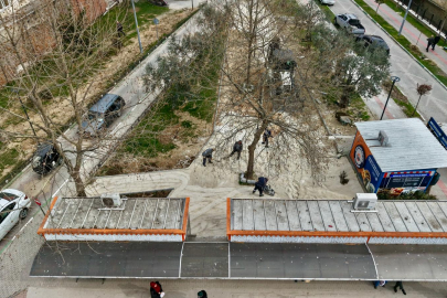 Bursa Gemlik Çarşı Meydanı’nda estetik düzenleme