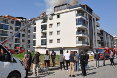 Manisa Salihli’de 4 katlı bina alevlere teslim oldu