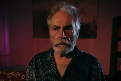 Sinem Kobal'dan manidar Haluk Bilginer paylaşımı! "Kalbimi kırsa da..."