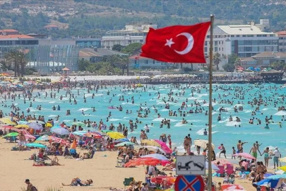 Turizm ara tatil ve bayramla hızlanıyor
