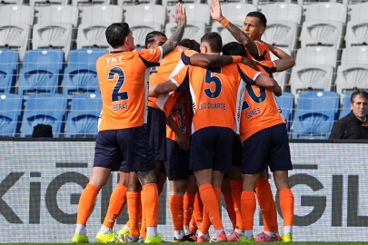 Başakşehir seriyi sürdürdü! Göztepe'nin galibiyet hasreti 5 maça çıktı