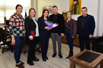 Bursa Büyükşehir'den kadın çalışanlara çiçek jesti