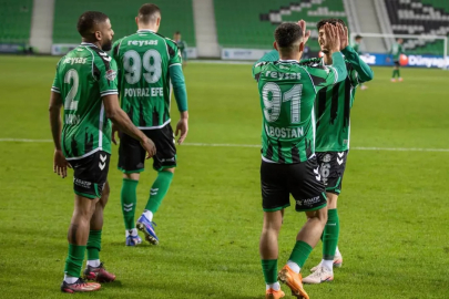 Sakaryaspor 11 maç sonra nefes aldı