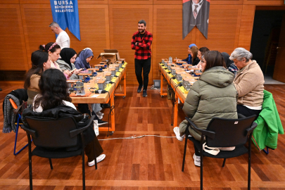 Bursa’da kalıplar yıkılıyor: ‘Kadın işi-erkek işi’ tartışması atölyede sorgulandı