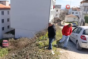 Bursa'da freni boşalan otomobil şarampole uçtu: Baba ve oğlu yaralandı!