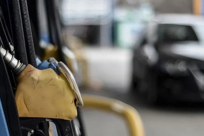 Altuğ Karataş'tan petrol için ürküten yorum: Akaryakıt fiyatları 100 TL'yi görebilir