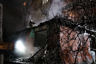 İstanbul Beyoğlu'nda metruk binada korkutan yangın