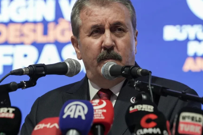 Mustafa Destici'den hükümete kadınlar için arife tatili çağrısı