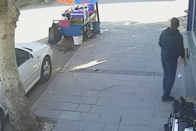 Adana'da motosiklet otomobille çarpıştı: 1 yaralı