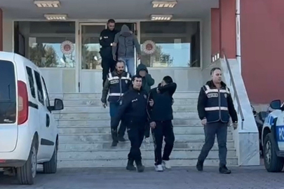 Adana'da polisten kaçan araç kaza yaptı: 3 kişi tutuklandı