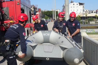 Antalya itfaiyesinden film gibi martı kurtarma operasyonu