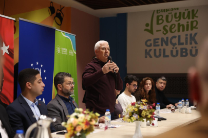 Başkan Bozbey Bursalı gençlerle sahur yaptı