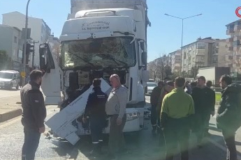 Bursa'da zincirleme trafik kazası! 5 kişi yaralandı