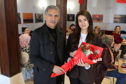 Bursa Gemlik Belediye Başkanı Deviren: Yeryüzündeki her şey kadının eseridir