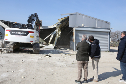 Bursa Nilüfer’de 4 kaçak bina yıkıldı!