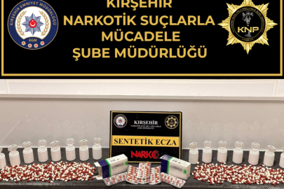 Kırşehir'de polis durdurduğu araçta uyuşturucu ele geçirdi