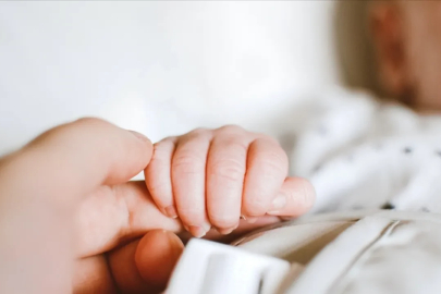 Mersin'de markette pusetteki bebeğe saldırı: Savcılık harekete geçti