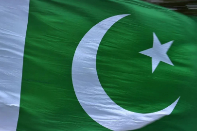 Pakistan’da yakıt krizi alarmı: Okullar tatil edildi, memur maaşları kesildi ve evden çalışma dönemi başladı!