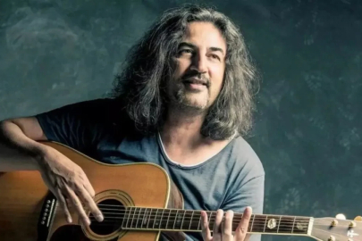 Şarkıcı Çelik yardım için Hatay'a gitti, sözleri takdir topladı