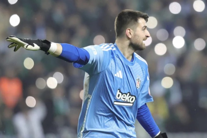 13 yıllık Beşiktaş kariyerini eski Fenerbahçeli tek kalemde bitirdi