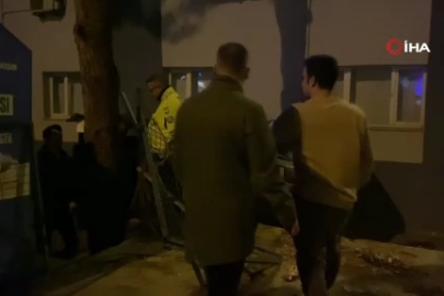 Bursa'da kontrolden çıkan araç apartmanın bahçesine savruldu!