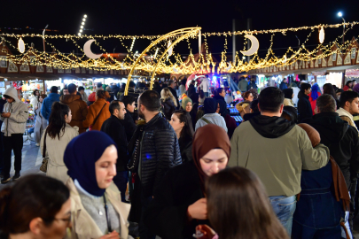 Bursa Osmangazi Meydanı’nda Ramazan coşkusu sürüyor