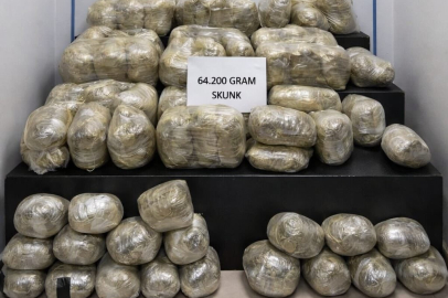 Hakkari'de 64 kilogram uyuşturucu ele geçirildi