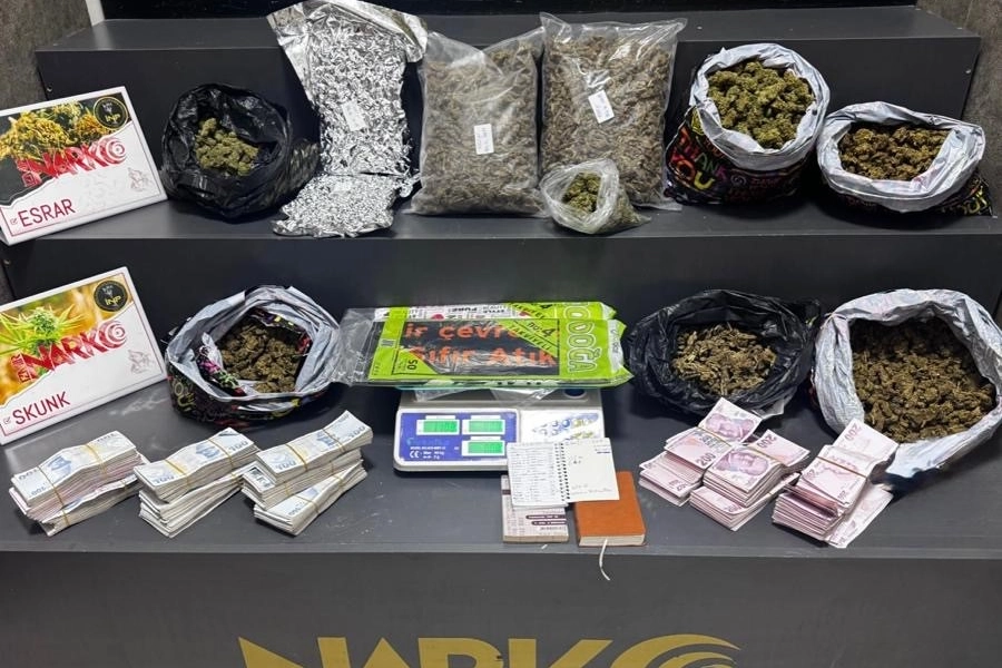 İzmir'de uyuşturucu operasyonu: 10 tutuklama