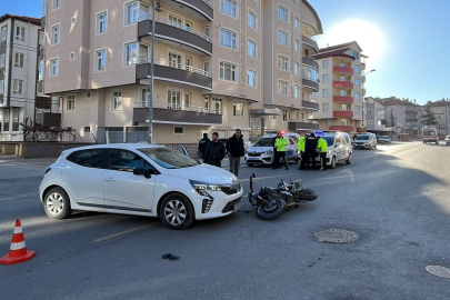 Konya Akşehir’de otomobil ile motosiklet çarpıştı: 1 yaralı