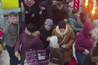 Mağaza açılışında indirim izdihamı: Birbirlerini ezdiler!