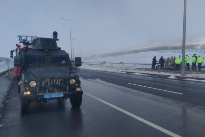 Van'da Kaymakamın bulunduğu otomobil kaza yaptı
