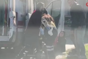 Bursa'da kontrolden çıkan motosiklet devrildi : 4 yaralı