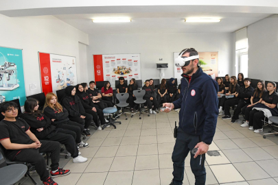 Bursa Osmangazi’de öğrencilere VR destekli afet eğitimi