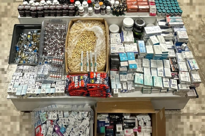 Eskişehir'de polis 5 milyon lira değerinde kaçak ilaç ve gıda takviyesi ele geçirdi